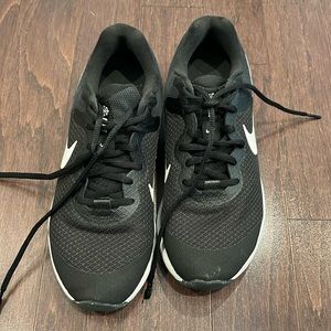 Kids Nike Running Shoes, Size 6Y